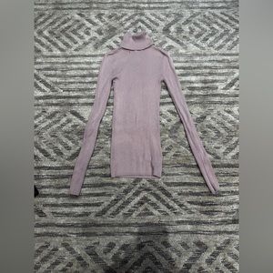Express Ribbed Turtle Neck - Light Pink XS
